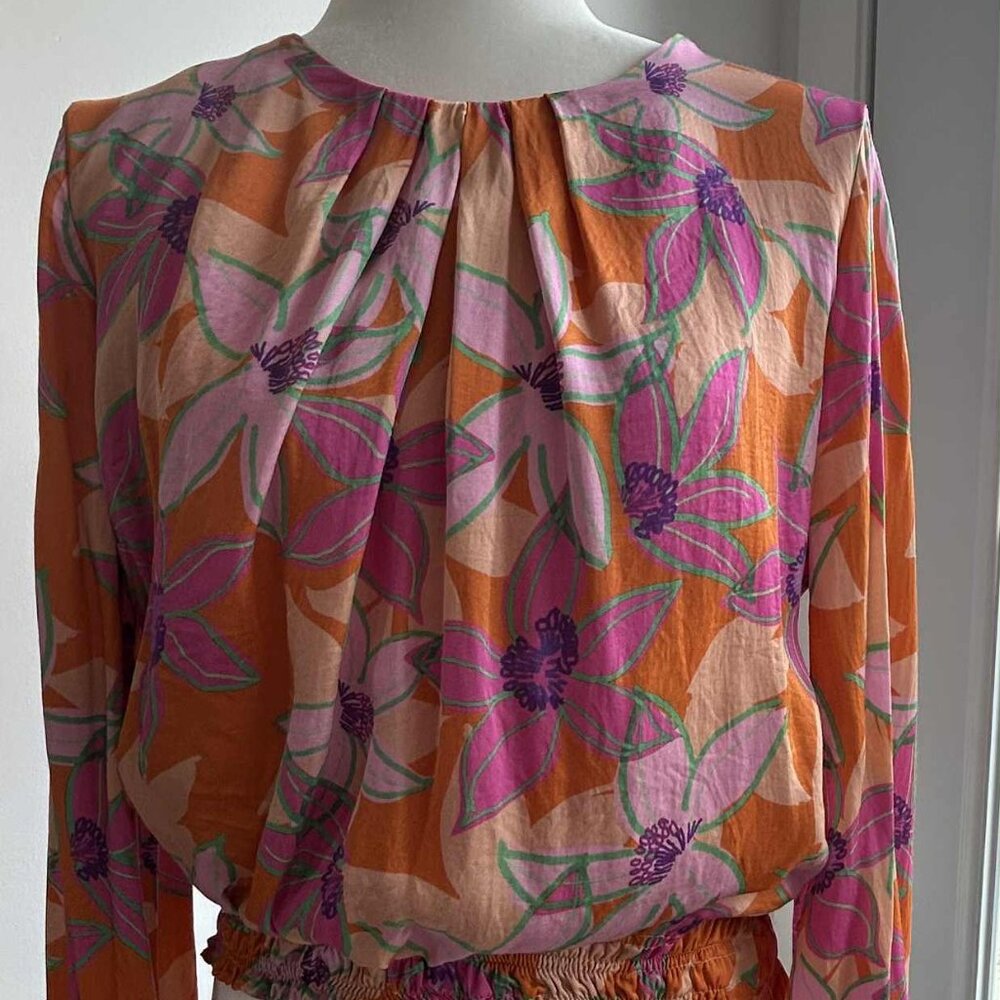 Rinascimento Made In Italy Floral Blouson Top With Smocked Hem & Keyhole – EU L - Picture 2 of 7